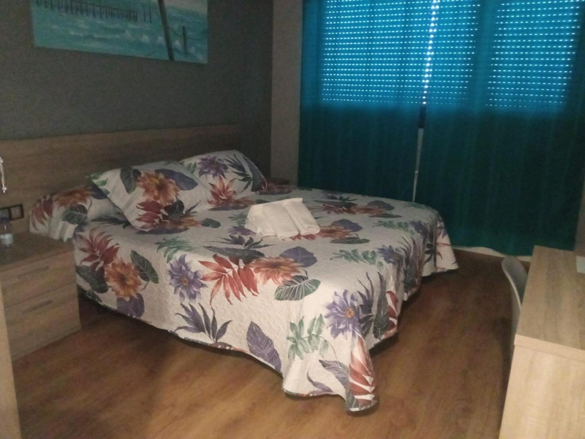 בריירוס O Vendaval Hostal Restaurante מראה חיצוני תמונה